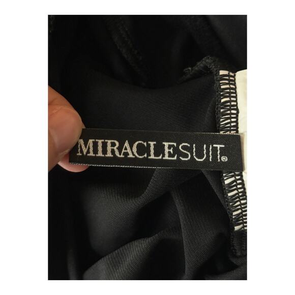 Miraclesuit Sanibel solid one piece swimsuit black size 16 - Picture 5 of 8